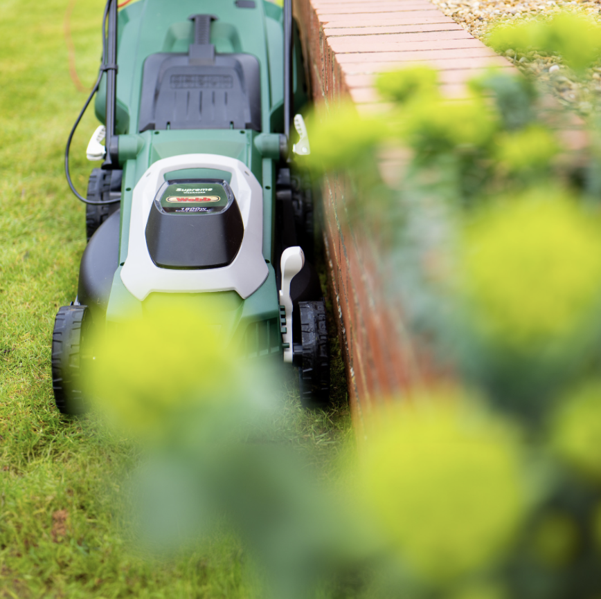 Webb Supreme 40cm (16″) Electric Rotary Lawnmower with Rear Roller