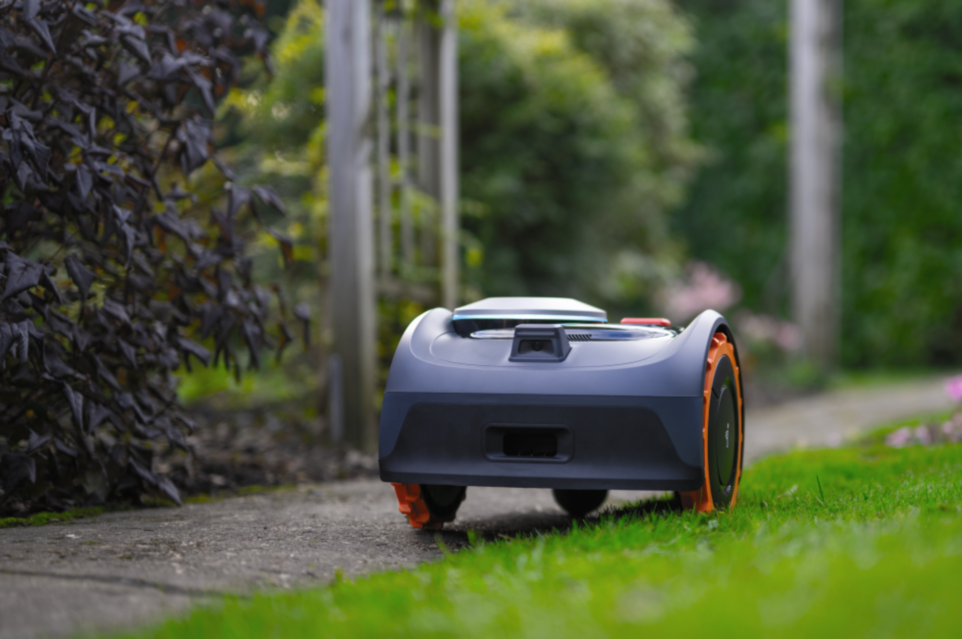 Segway Navimo i108E Robotic Mower – 800m²