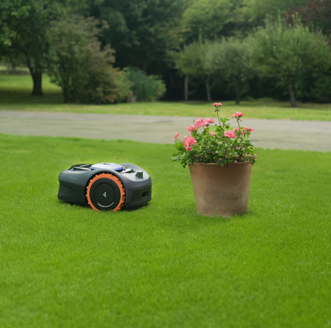 Segway Navimo i108E Robotic Mower – 800m²